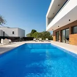 Villa Vivi Rent - Old Olive V
